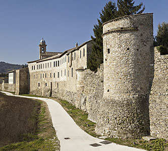 Bevagna le mura medievali Azienda Agraria Cariani Umbria
